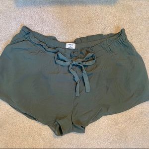 ARITZIA Wilfred Shorts